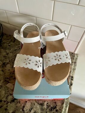 Cat & Jack Little Girl White Floral Embroidered Platform Sandals Size 1